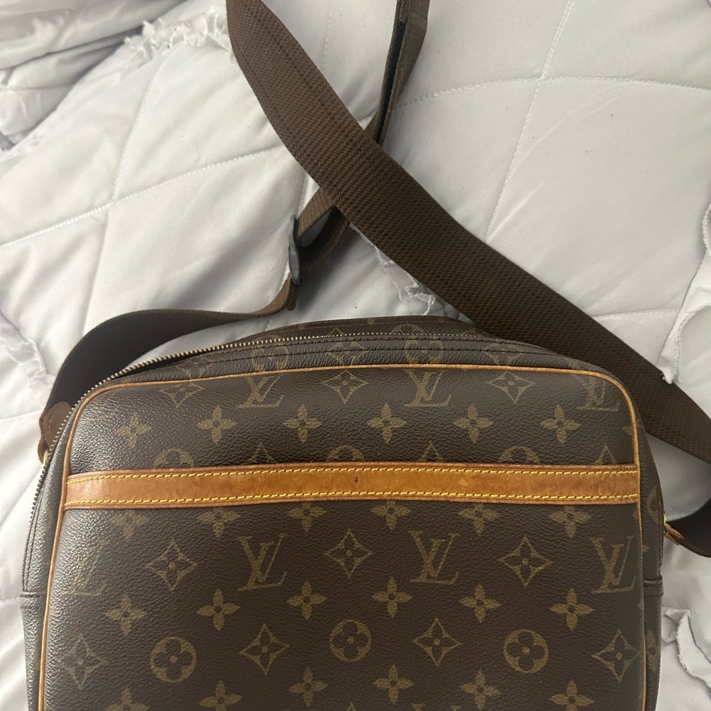 Louis Vuitton Brown Monogram women’s/ Men's Bag with printed copy of COA.